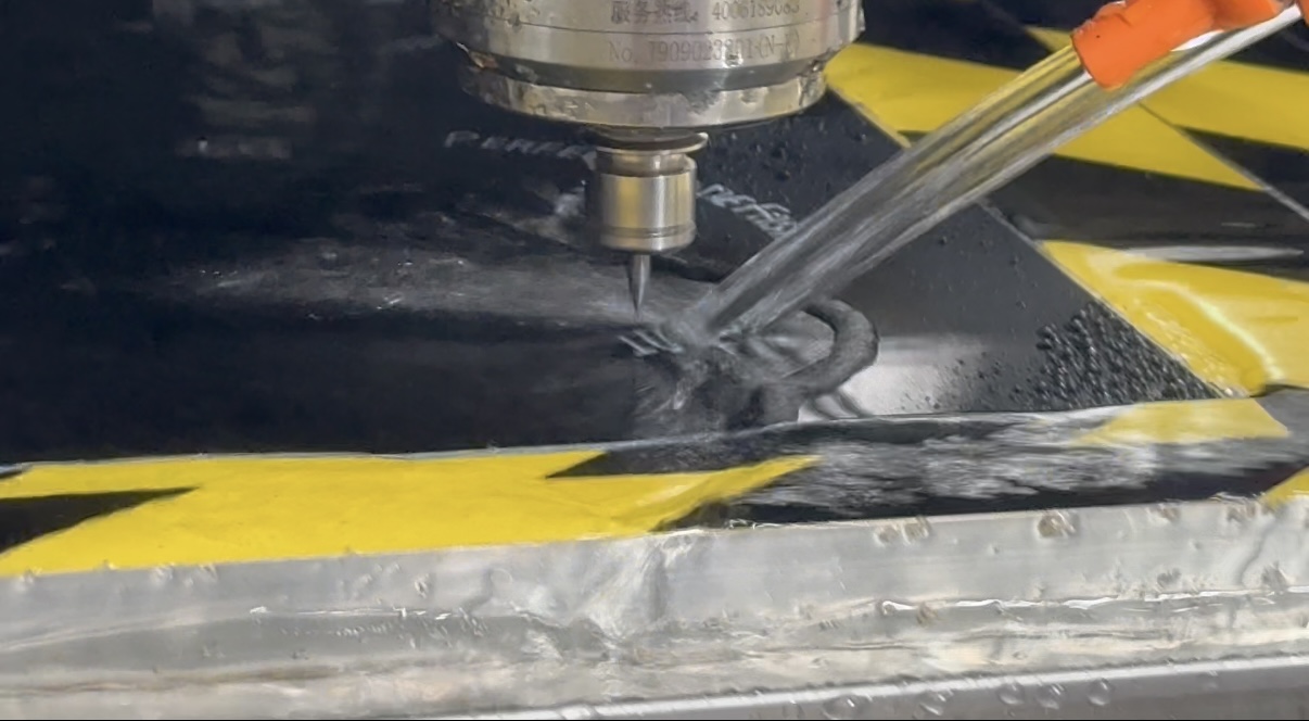 Real LYSHIRE CNC mechanical processing equipment for ABS engraving sheets